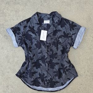 Universal Thread Womens Button-Up Shirt Top Blouse Hawaiian Floral SMALL NWT